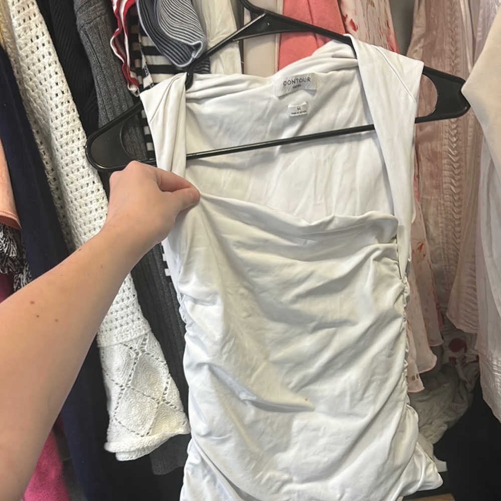 Aritzia contour top tank